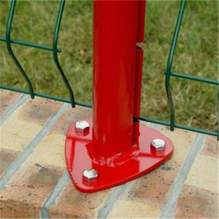 桃型柱防護(hù)網(wǎng)案例展示圖片3 桃型柱防護(hù)網(wǎng)案例展示圖片3